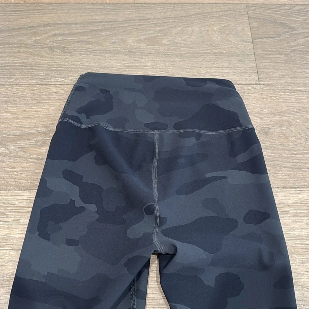 ALO YOGA Black Camouflage High-Waist Camo Vapor Legging Active Workout‎ Size XS